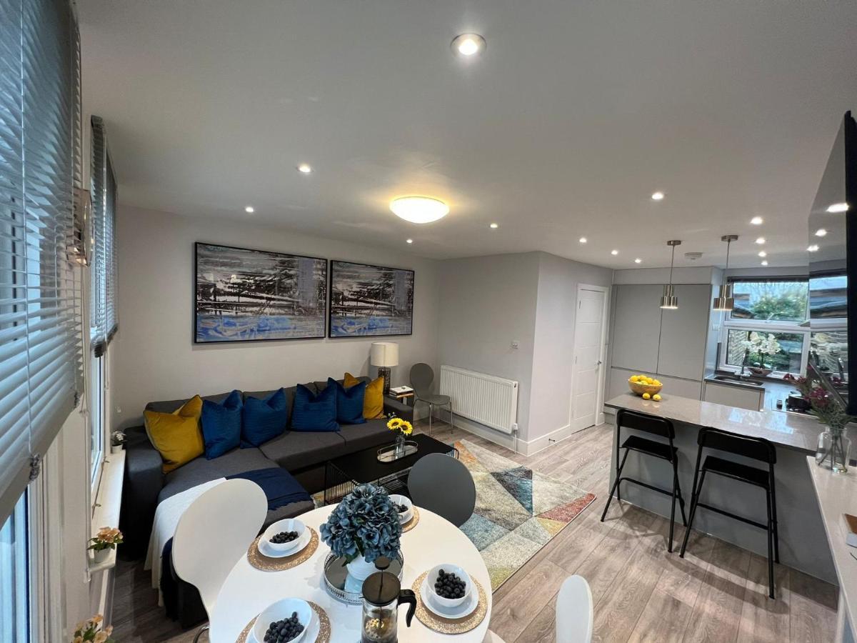 Aisiki Apartments At Stanhope Road, North Finchley, Airconditioned Multiple 2 Or 3-Bedroom, Pet-Friendly Duplex Flats, King Or Twin Beds, Airconditioned & Free Wi-Fi Dış mekan fotoğraf