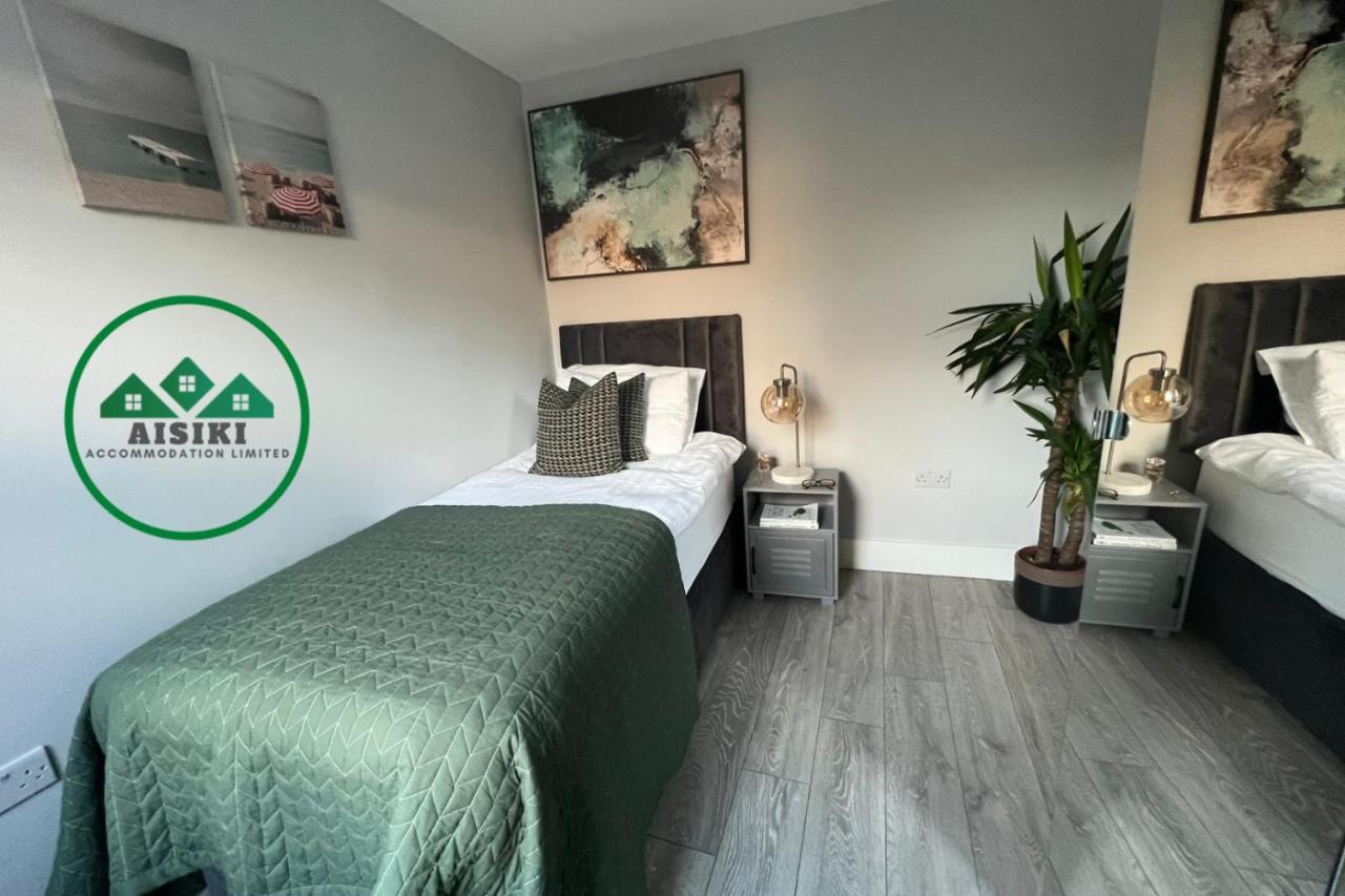 Aisiki Apartments At Stanhope Road, North Finchley, Airconditioned Multiple 2 Or 3-Bedroom, Pet-Friendly Duplex Flats, King Or Twin Beds, Airconditioned & Free Wi-Fi Dış mekan fotoğraf