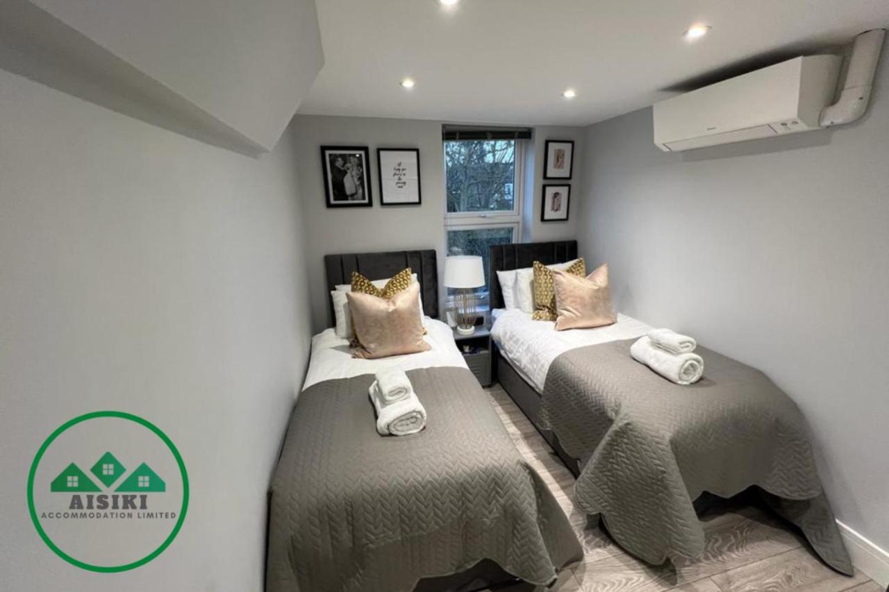 Aisiki Apartments At Stanhope Road, North Finchley, Airconditioned Multiple 2 Or 3-Bedroom, Pet-Friendly Duplex Flats, King Or Twin Beds, Airconditioned & Free Wi-Fi Dış mekan fotoğraf
