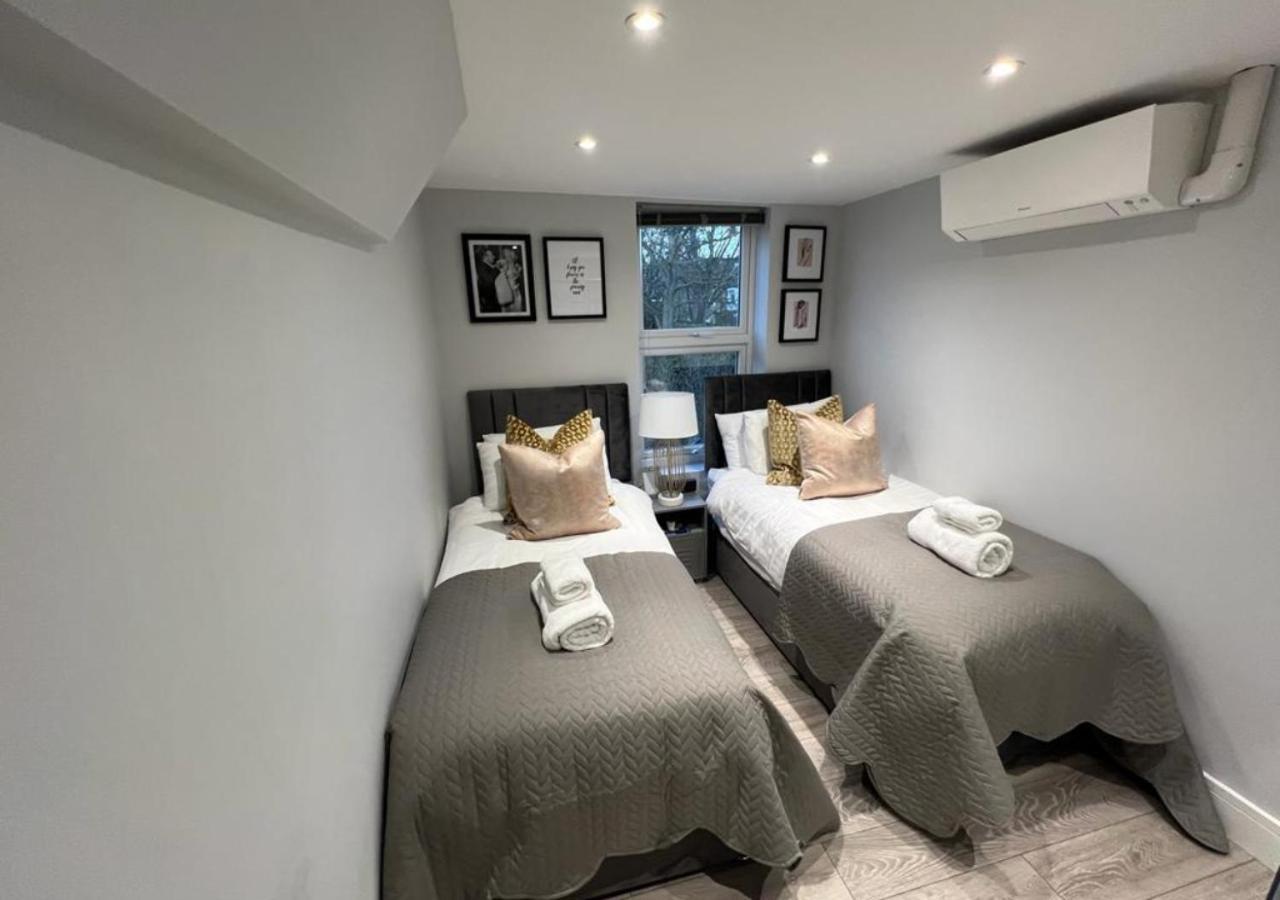 Aisiki Apartments At Stanhope Road, North Finchley, Airconditioned Multiple 2 Or 3-Bedroom, Pet-Friendly Duplex Flats, King Or Twin Beds, Airconditioned & Free Wi-Fi Dış mekan fotoğraf