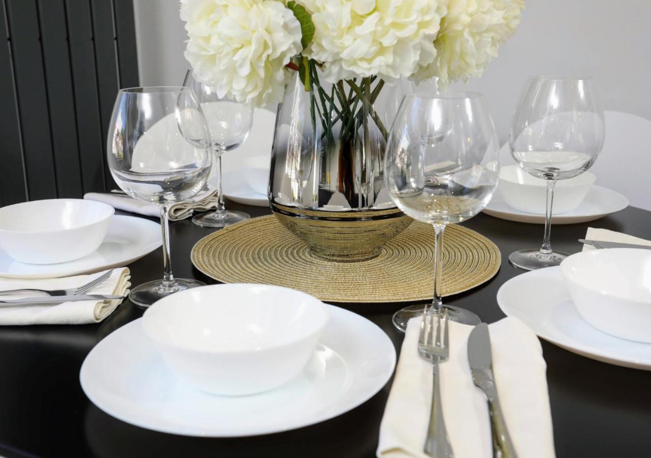 Aisiki Apartments At Stanhope Road, North Finchley, Airconditioned Multiple 2 Or 3-Bedroom, Pet-Friendly Duplex Flats, King Or Twin Beds, Airconditioned & Free Wi-Fi Dış mekan fotoğraf