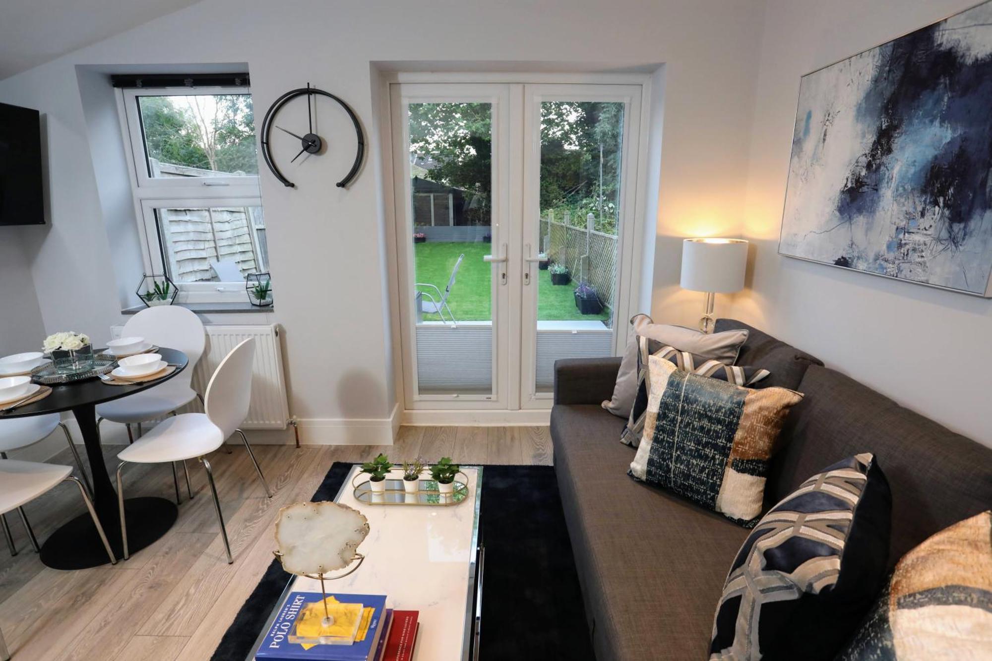 Aisiki Apartments At Stanhope Road, North Finchley, Airconditioned Multiple 2 Or 3-Bedroom, Pet-Friendly Duplex Flats, King Or Twin Beds, Airconditioned & Free Wi-Fi Dış mekan fotoğraf