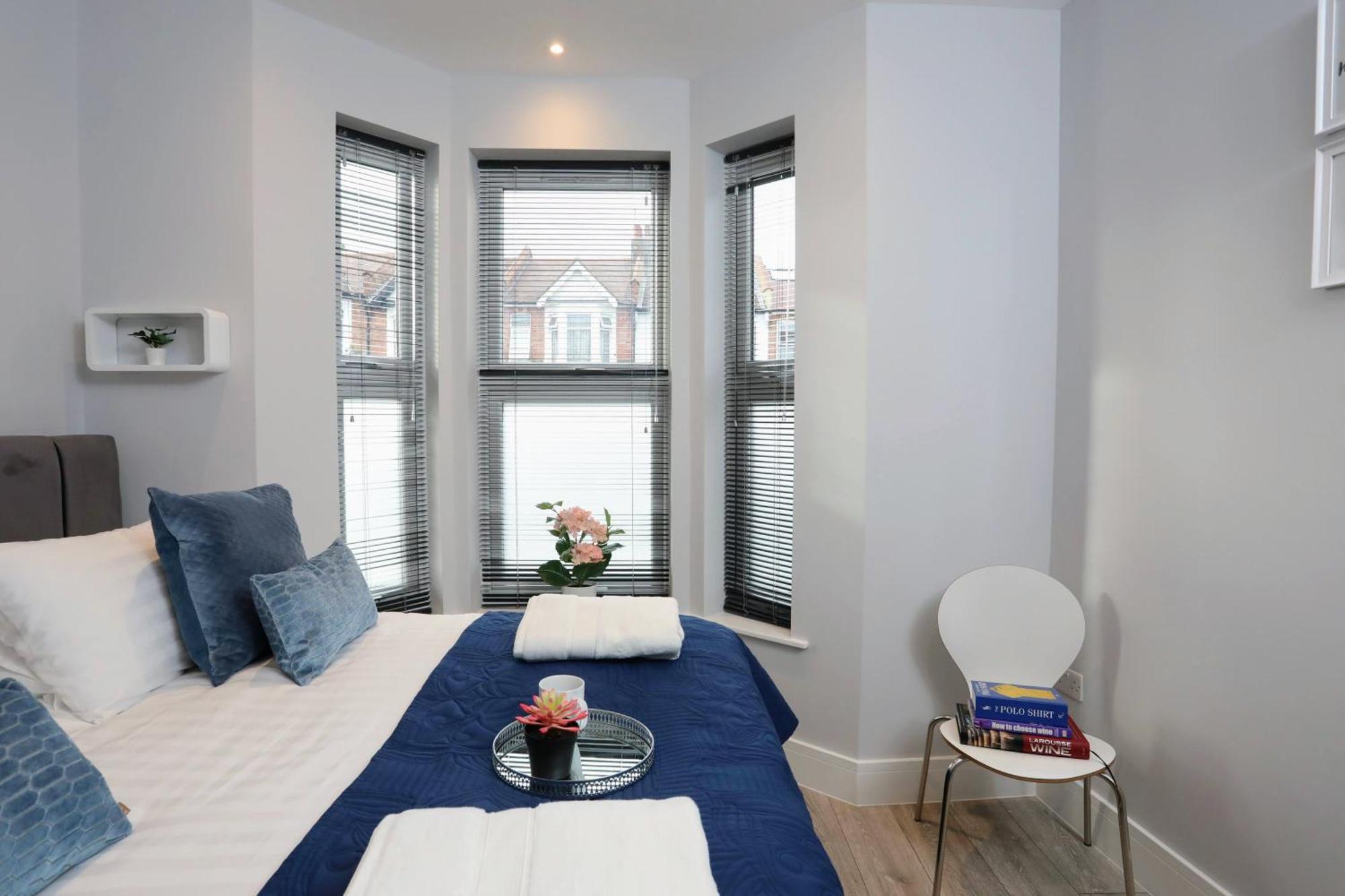 Aisiki Apartments At Stanhope Road, North Finchley, Airconditioned Multiple 2 Or 3-Bedroom, Pet-Friendly Duplex Flats, King Or Twin Beds, Airconditioned & Free Wi-Fi Dış mekan fotoğraf