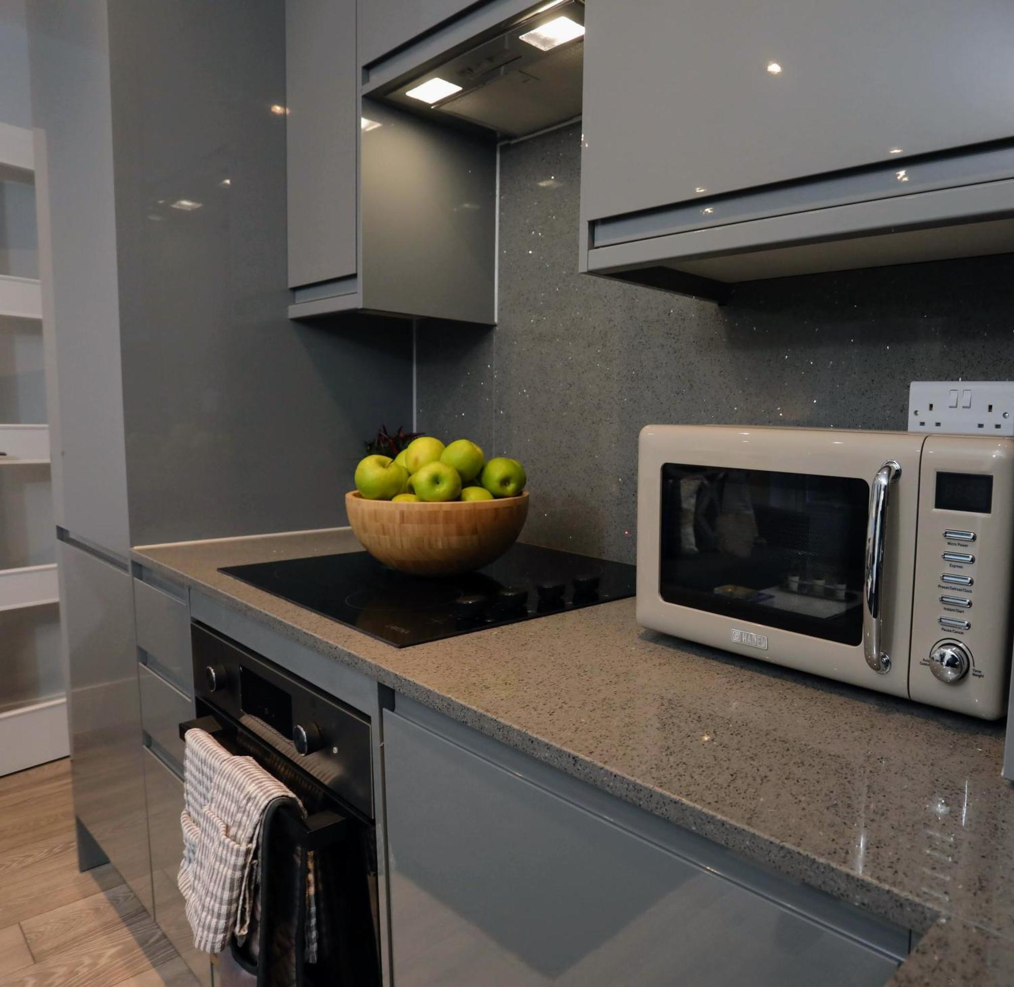 Aisiki Apartments At Stanhope Road, North Finchley, Airconditioned Multiple 2 Or 3-Bedroom, Pet-Friendly Duplex Flats, King Or Twin Beds, Airconditioned & Free Wi-Fi Dış mekan fotoğraf