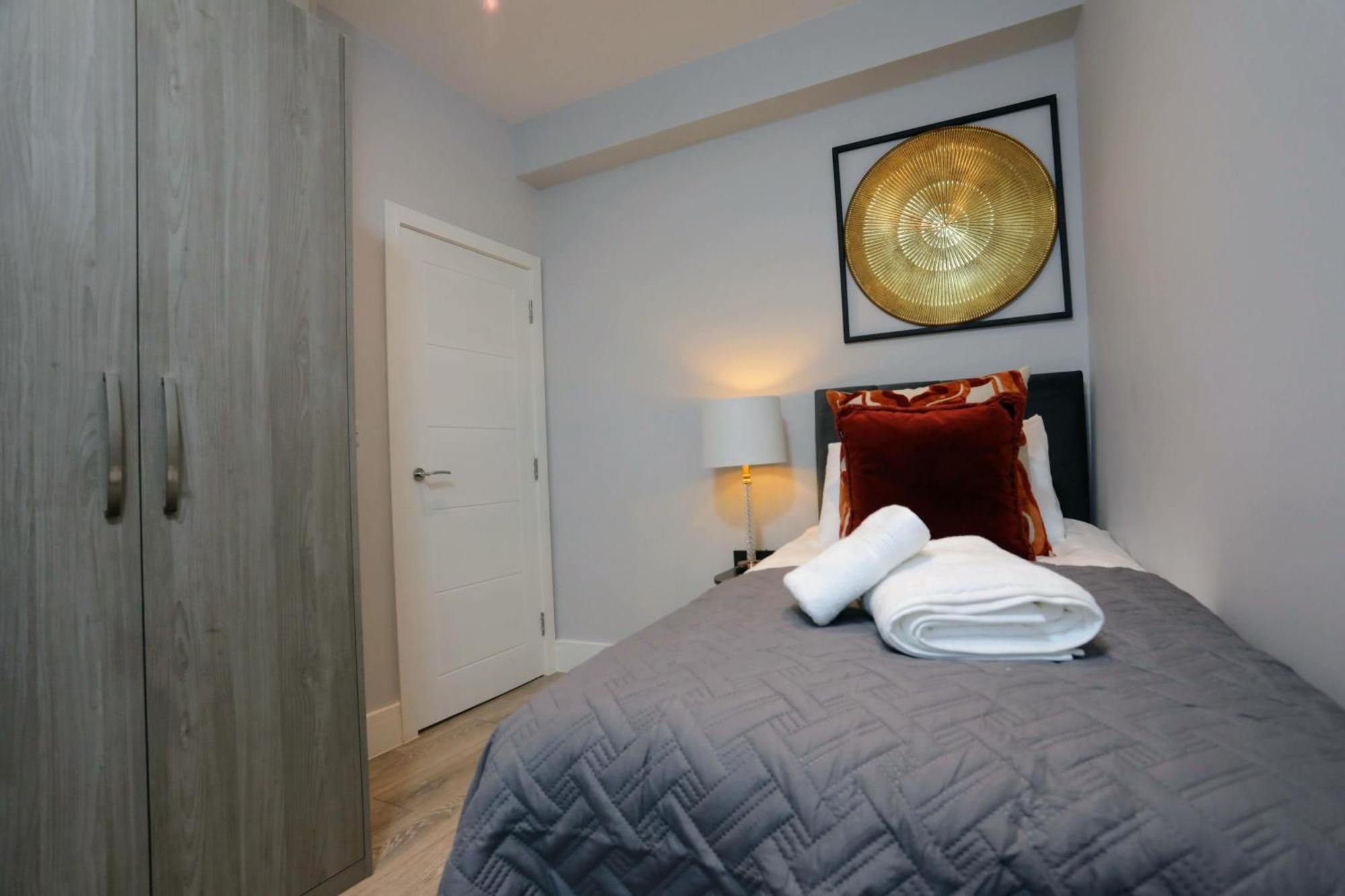 Aisiki Apartments At Stanhope Road, North Finchley, Airconditioned Multiple 2 Or 3-Bedroom, Pet-Friendly Duplex Flats, King Or Twin Beds, Airconditioned & Free Wi-Fi Dış mekan fotoğraf