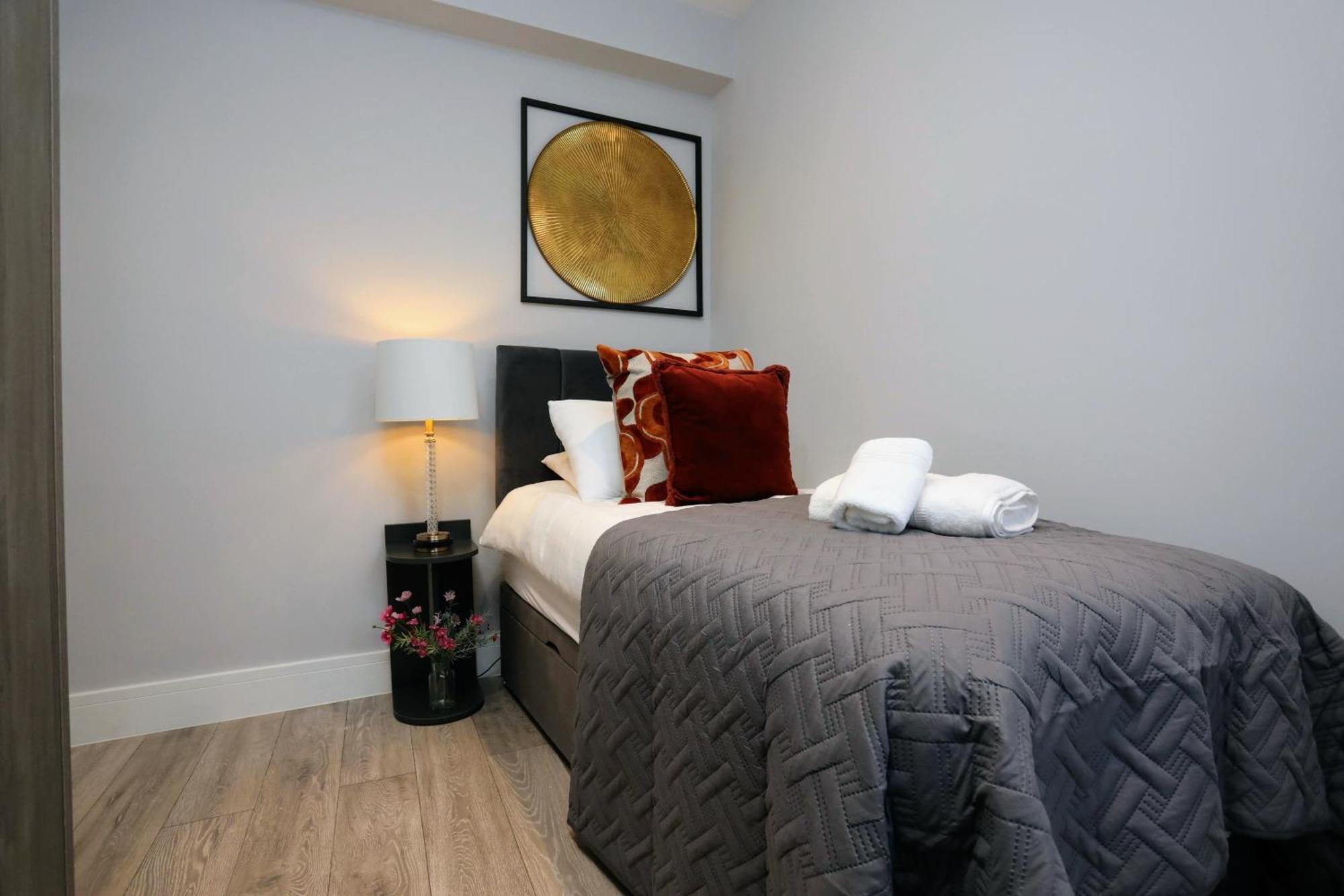 Aisiki Apartments At Stanhope Road, North Finchley, Airconditioned Multiple 2 Or 3-Bedroom, Pet-Friendly Duplex Flats, King Or Twin Beds, Airconditioned & Free Wi-Fi Dış mekan fotoğraf