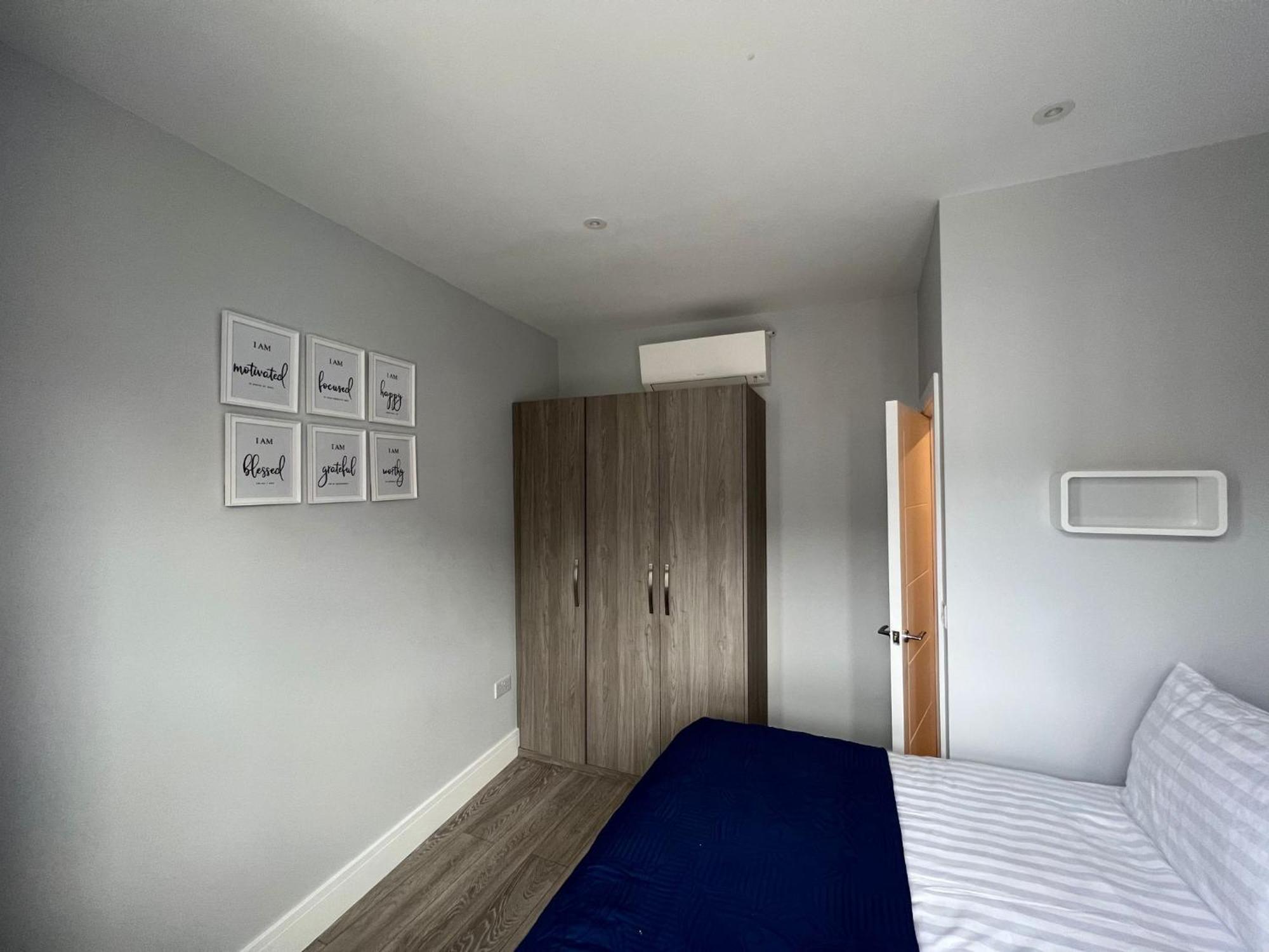 Aisiki Apartments At Stanhope Road, North Finchley, Airconditioned Multiple 2 Or 3-Bedroom, Pet-Friendly Duplex Flats, King Or Twin Beds, Airconditioned & Free Wi-Fi Dış mekan fotoğraf